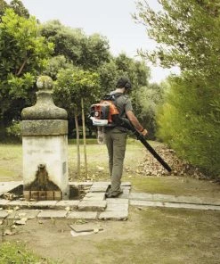 Husqvarna Leaf Blowers 150BT 50-cc 2-Cycle 251-MPH 692-CFM Gas Backpack Leaf Blower -Outdoor Tools Online Shop 04743605