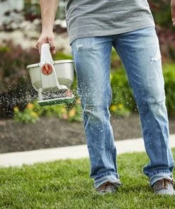 Scotts Spreaders & Sprayers Wizz 6.25-lb Broadcast Hand Spreader -Outdoor Tools Online Shop 05413039