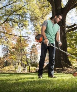 Husqvarna Trimmers & Edgers 128CD 28-cc 2-Cycle 17-in Curved Shaft Gas String Trimmer with Attachment Capable -Outdoor Tools Online Shop 05433027