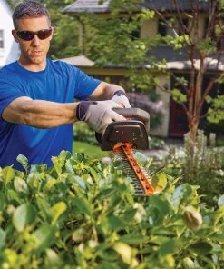 BLACK+DECKER Trimmers & Edgers POWERCUT 20-Volt Max 22-in Dual Cordless Electric Hedge Trimmer 2 Ah (Battery & Charger Included) 18 BLACK+DECKER Trimmers & Edgers POWERCUT 20-Volt Max 22-in Dual Cordless Electric Hedge Trimmer 2 Ah (Battery & Charger Included) -Outdoor Tools Online Shop 08860614