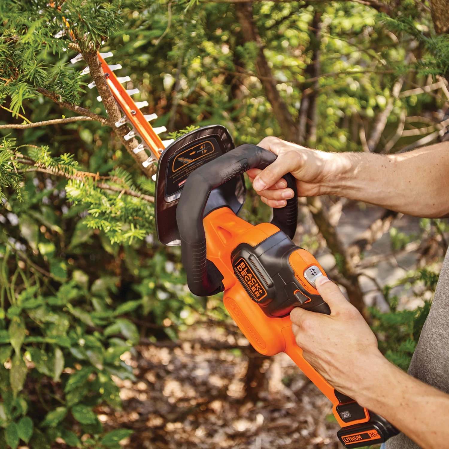 BLACK+DECKER Trimmers & Edgers POWERCUT 20-Volt Max 22-in Dual Cordless Electric Hedge Trimmer 2 Ah (Battery & Charger Included) 7 BLACK+DECKER Trimmers & Edgers POWERCUT 20-Volt Max 22-in Dual Cordless Electric Hedge Trimmer 2 Ah (Battery & Charger Included) - Image 7