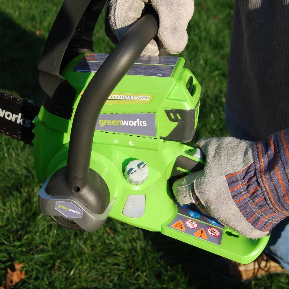 Greenworks Chainsaws & Pole Saws 24-Volt 10-in Cordless Electric Chainsaw 2 Ah (Battery & Charger Included) 5 Greenworks Chainsaws & Pole Saws 24-Volt 10-in Cordless Electric Chainsaw 2 Ah (Battery & Charger Included) - Image 5