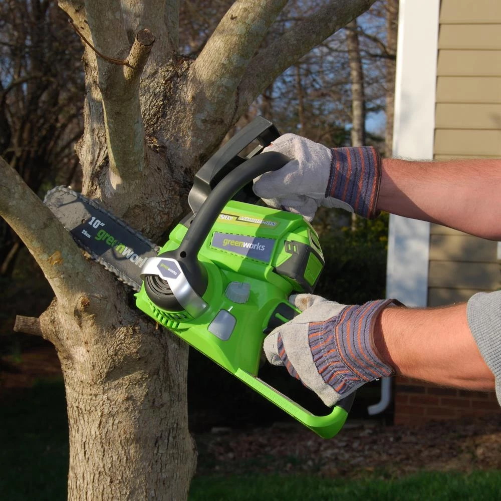 Greenworks Chainsaws & Pole Saws 24-Volt 10-in Cordless Electric Chainsaw 2 Ah (Battery & Charger Included) 6 Greenworks Chainsaws & Pole Saws 24-Volt 10-in Cordless Electric Chainsaw 2 Ah (Battery & Charger Included) - Image 6