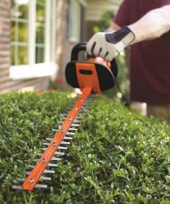 BLACK+DECKER Trimmers & Edgers 3.3-Amp 24-in Corded Electric Hedge Trimmer -Outdoor Tools Online Shop 09291321