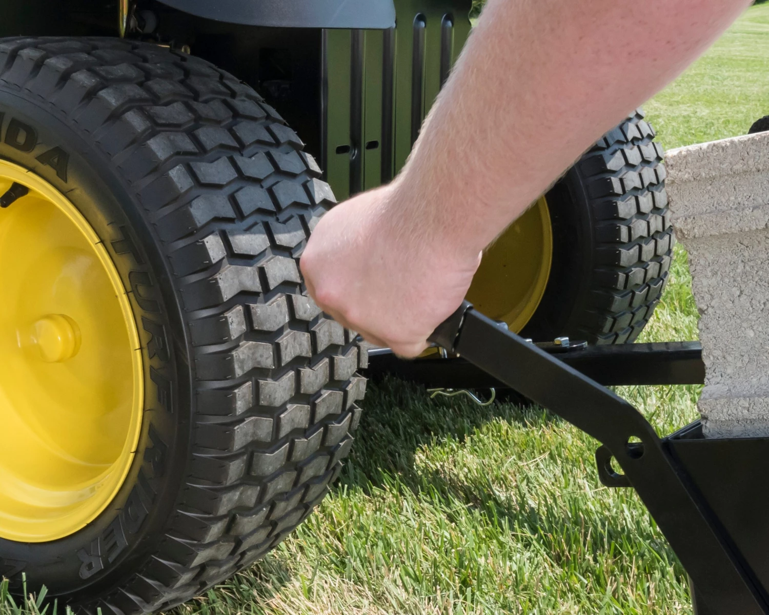 Agri-Fab Lawn Aerators 40-in Spike Lawn Aerator 9 Agri-Fab Lawn Aerators 40-in Spike Lawn Aerator - Image 9