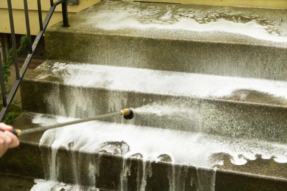 Krud Kutter Pressure Washers 128-oz Driveway Pressure Washer Cleaner 2 Krud Kutter Pressure Washers 128-oz Driveway Pressure Washer Cleaner - Image 2