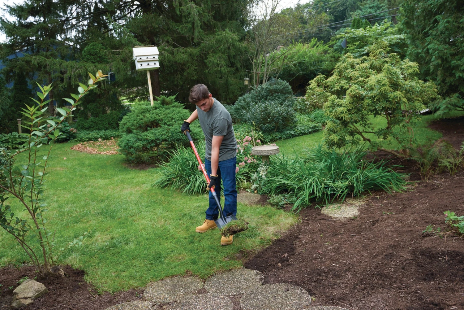 CRAFTSMAN Lawn & Garden Hand Tools 55-in Fiberglass Handle Transfer Shovel 3 CRAFTSMAN Lawn & Garden Hand Tools 55-in Fiberglass Handle Transfer Shovel - Image 3