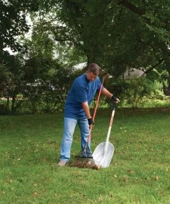 CRAFTSMAN Lawn & Garden Hand Tools 28-in Wood D-Handle Scoop -Outdoor Tools Online Shop 10163670 scaled