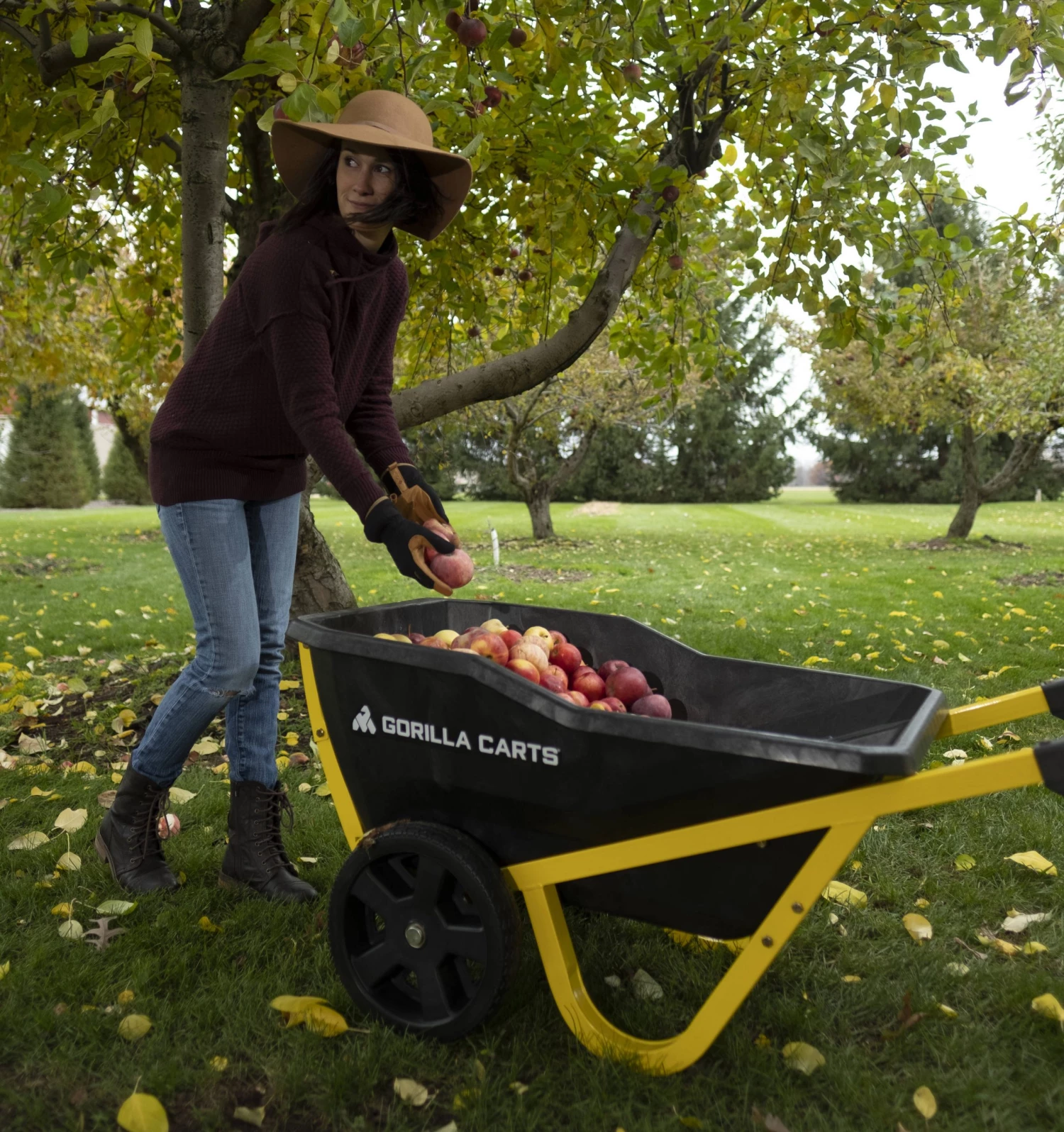 Gorilla Carts Wheelbarrows & Yard Carts 7-cu ft Poly Yard Cart 5 Gorilla Carts Wheelbarrows & Yard Carts 7-cu ft Poly Yard Cart - Image 5