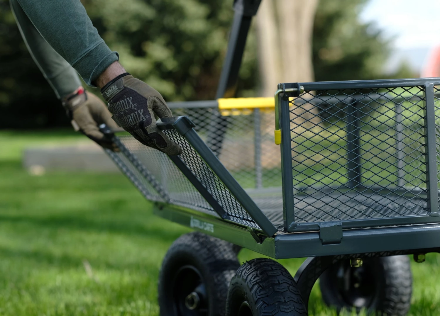 Gorilla Carts Wheelbarrows & Yard Carts 6-cu ft Steel Yard Cart 7 Gorilla Carts Wheelbarrows & Yard Carts 6-cu ft Steel Yard Cart - Image 7