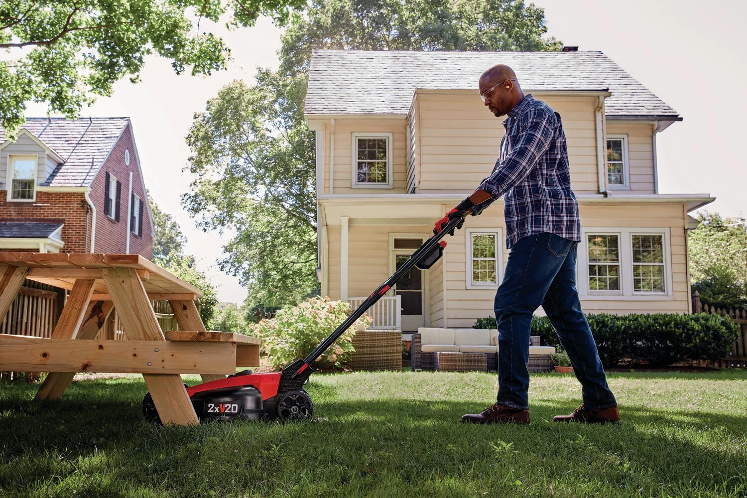 CRAFTSMAN Lawn Mowers 2x20V 20-Volt Max Brushless 20-in Push Cordless Electric Lawn Mower 5 Ah (Battery and Charger Included) 8 CRAFTSMAN Lawn Mowers 2x20V 20-Volt Max Brushless 20-in Push Cordless Electric Lawn Mower 5 Ah (Battery and Charger Included) - Image 8