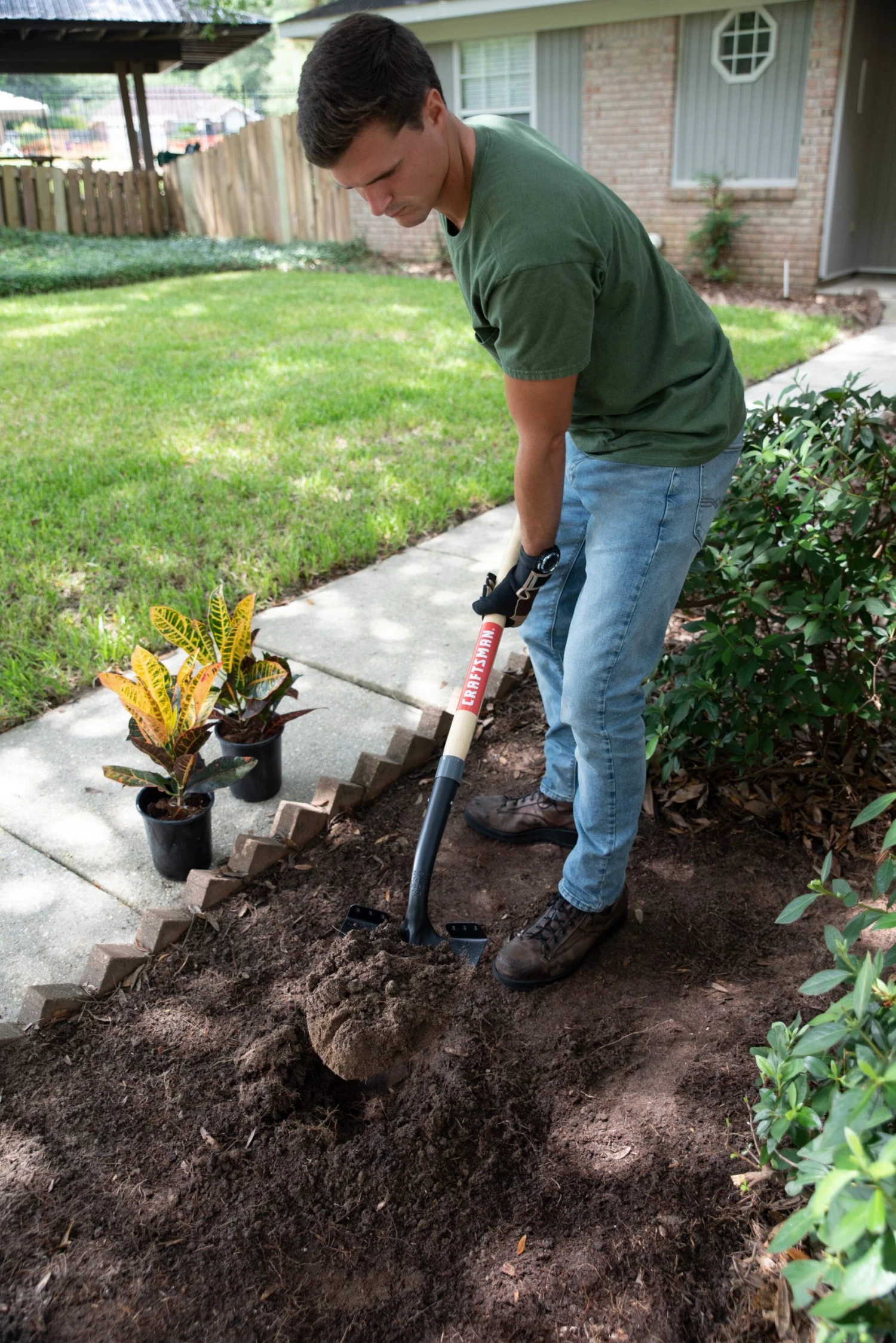 CRAFTSMAN Lawn & Garden Hand Tools 55-in Wood Handle Digging Shovel 2 CRAFTSMAN Lawn & Garden Hand Tools 55-in Wood Handle Digging Shovel - Image 2