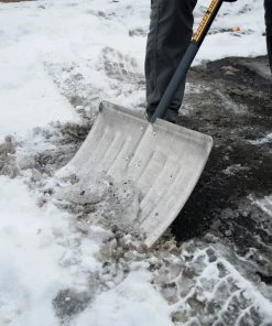 Ames True Temper Lawn & Garden Hand Tools 18-in Aluminum Snow Shovel with 36-in Steel Handle -Outdoor Tools Online Shop 42270099 scaled