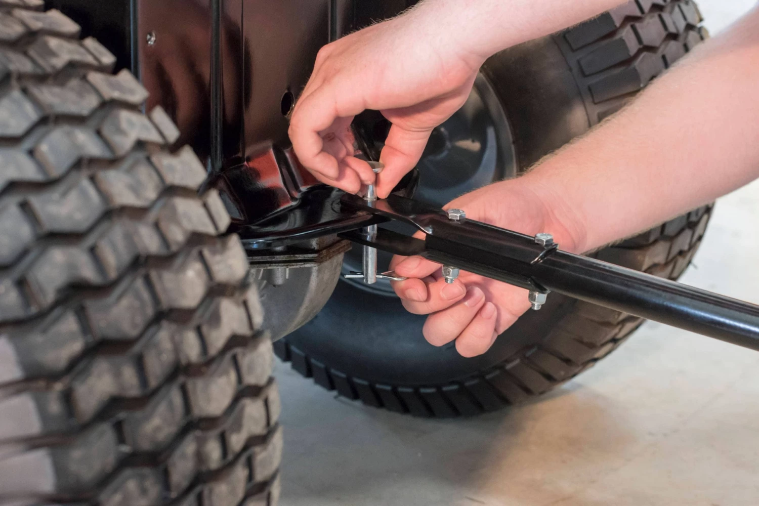 Agri-Fab Spreaders & Sprayers Capacity Broadcast Tow-Behind Spreader 10 Agri-Fab Spreaders & Sprayers Capacity Broadcast Tow-Behind Spreader - Image 10